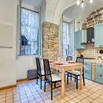 Caratteristico In Centro - Happy