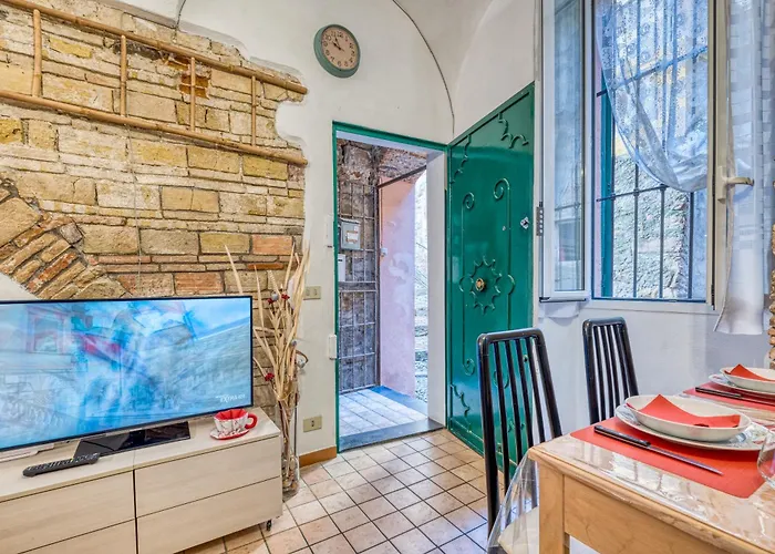 Caratteristico In Centro - Happy *